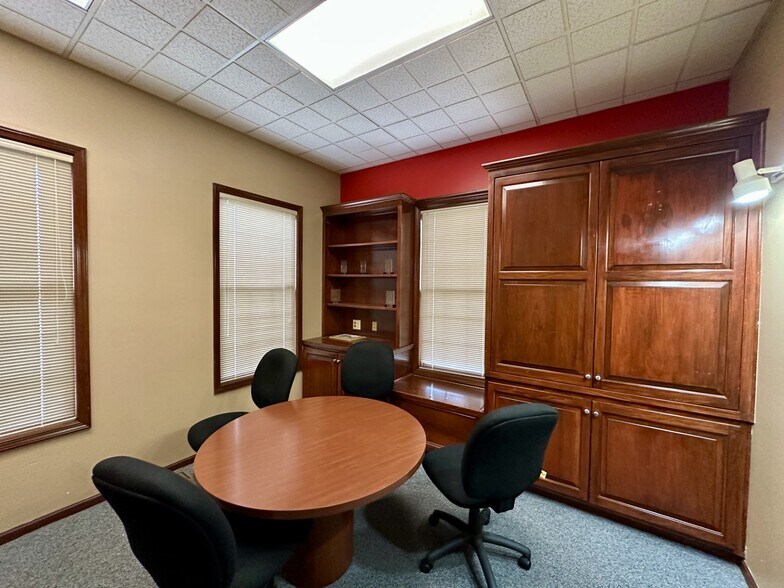 More Photos Of 4261 Morse Rd, Columbus Office For Sale