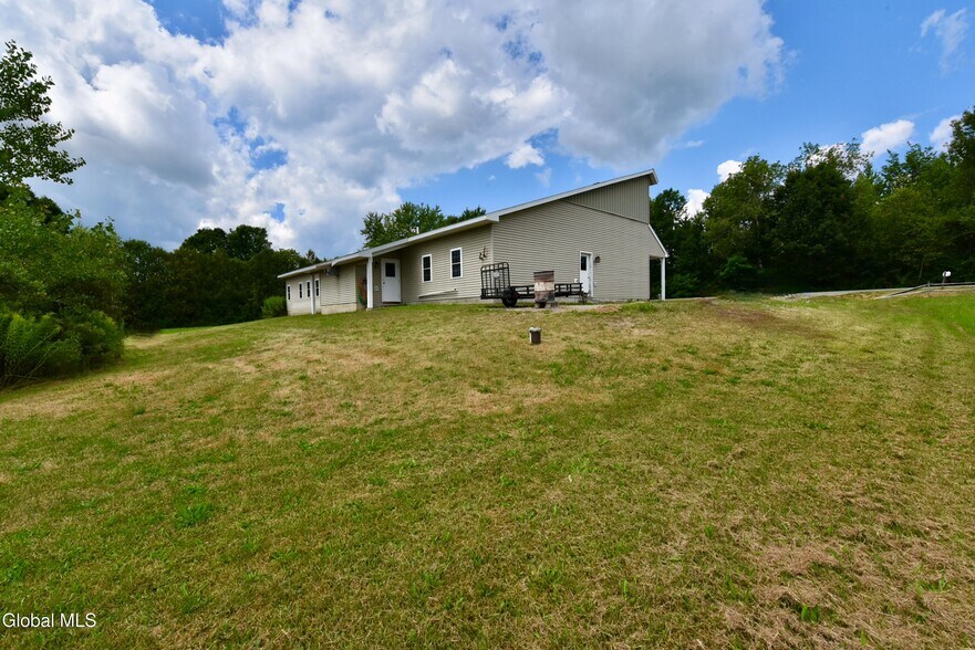 More Photos Of 410 Ridge Rd, Broadalbin Freestanding For Sale