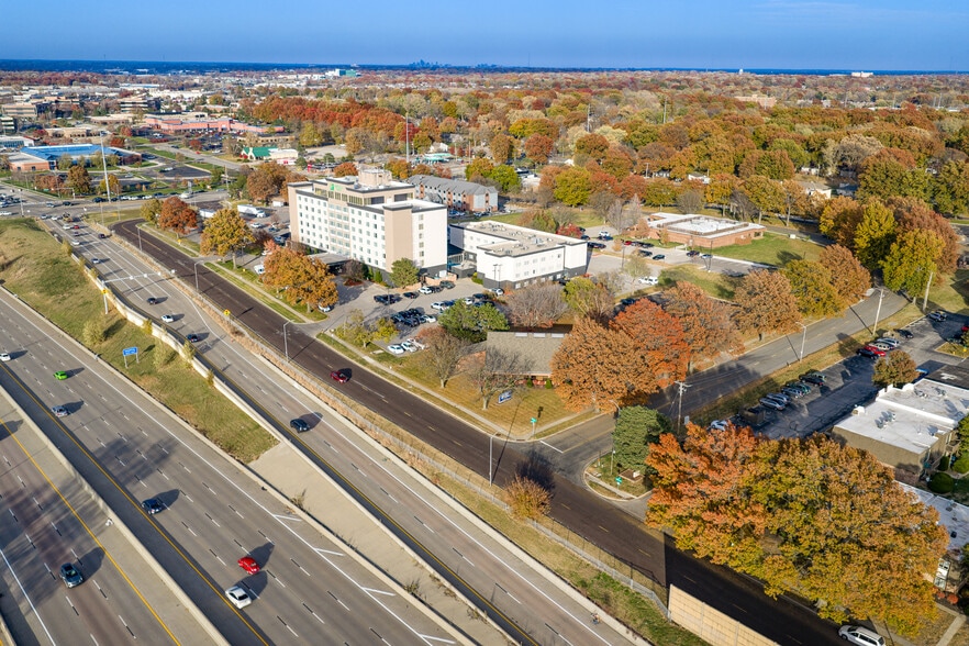 More Photos Of 8880 Ballentine St, Overland Park Office For Sale