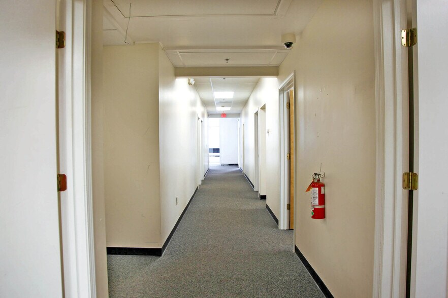 More Photos Of 29 College Pl, Asheville Office For Lease