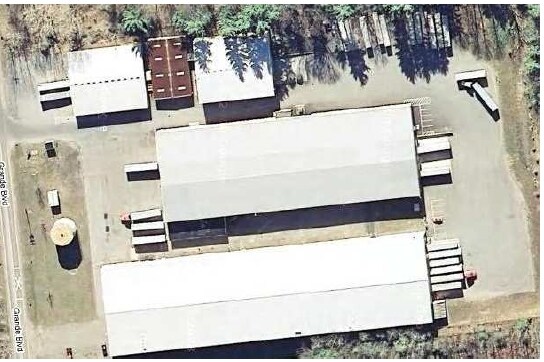 More Photos Of 3 Grande Blvd, Saratoga Springs Warehouse For Lease