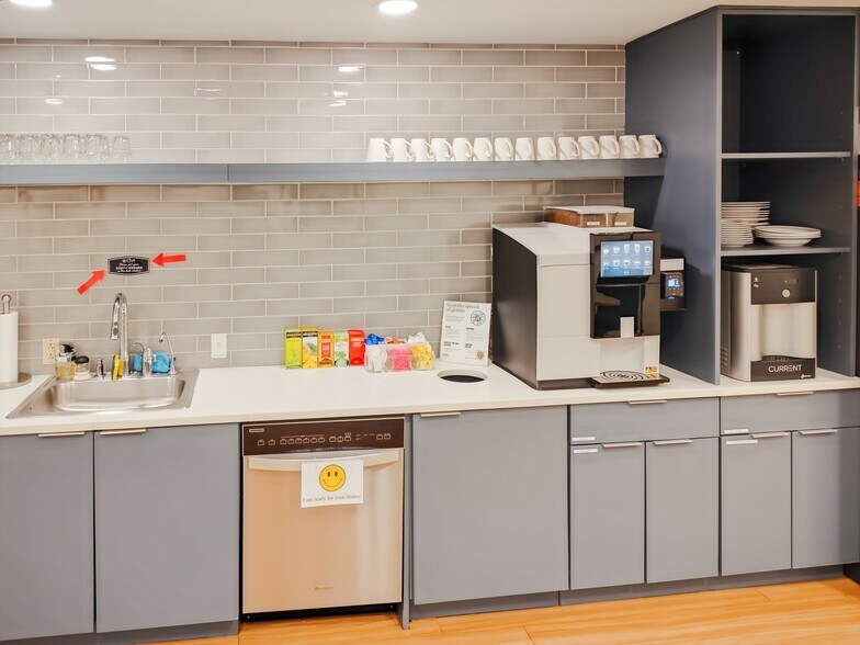 More Photos Of 2300 Main St, Kansas City Coworking Space