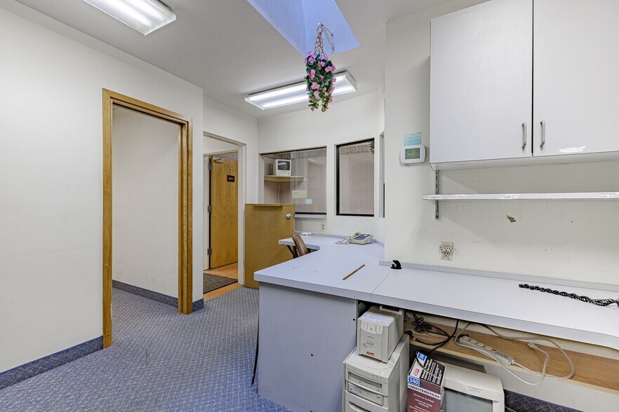 More Photos Of 2211 Lyell Ave, Rochester Medical For Lease