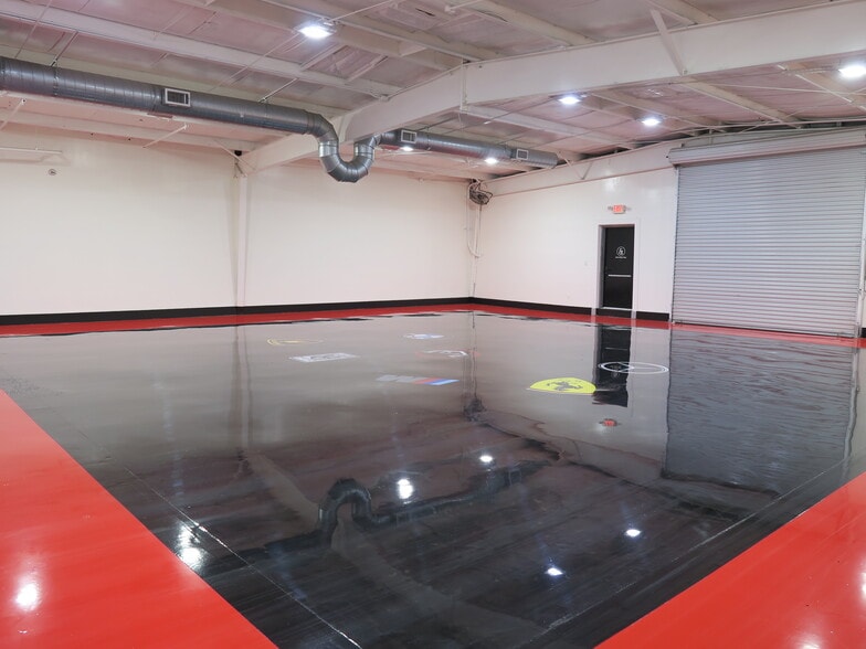 More Photos Of 5830 Star Ln, Houston Light Distribution For Lease