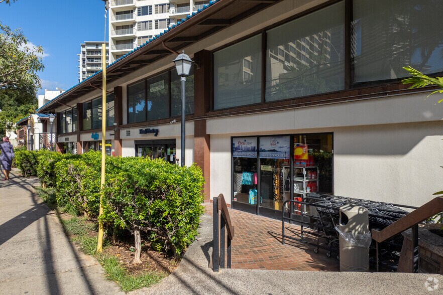 More Photos Of 400 Hobron Ln, Honolulu Apartments For Sale