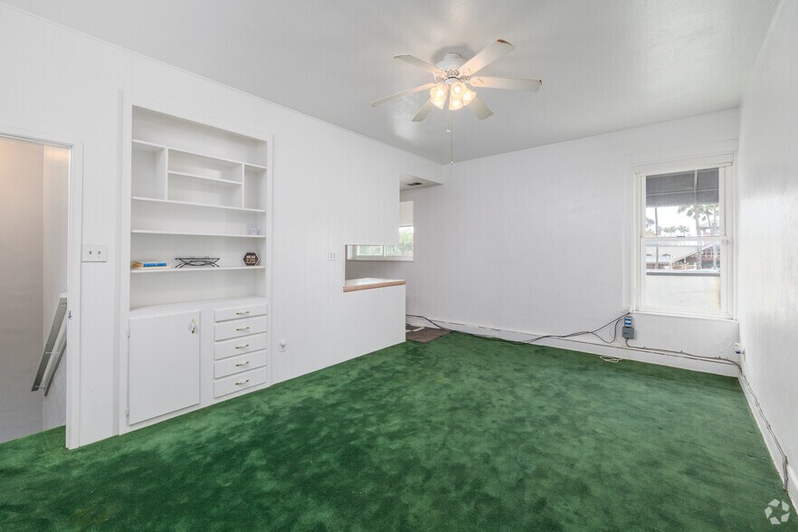 More Photos Of 2808-22 State St, Carlsbad Movie Theatre For Sale