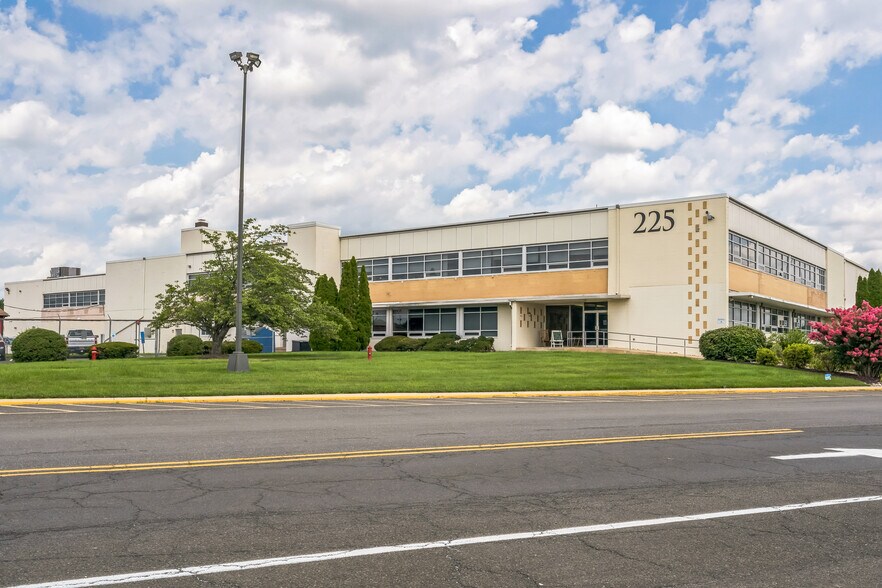 More Photos Of 225 Lincoln Hwy, Fairless Hills Warehouse For Lease
