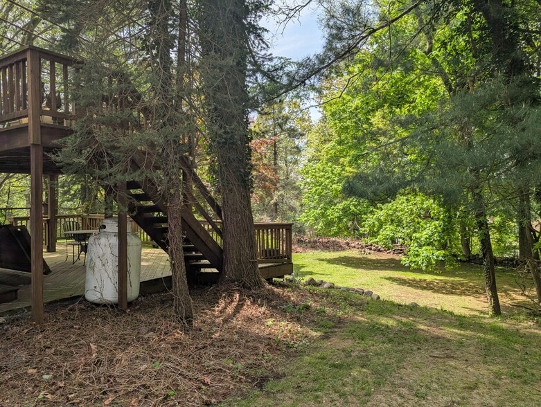 More Photos Of 47 Hollow Tree Ridge Rd, Darien Apartments For Sale