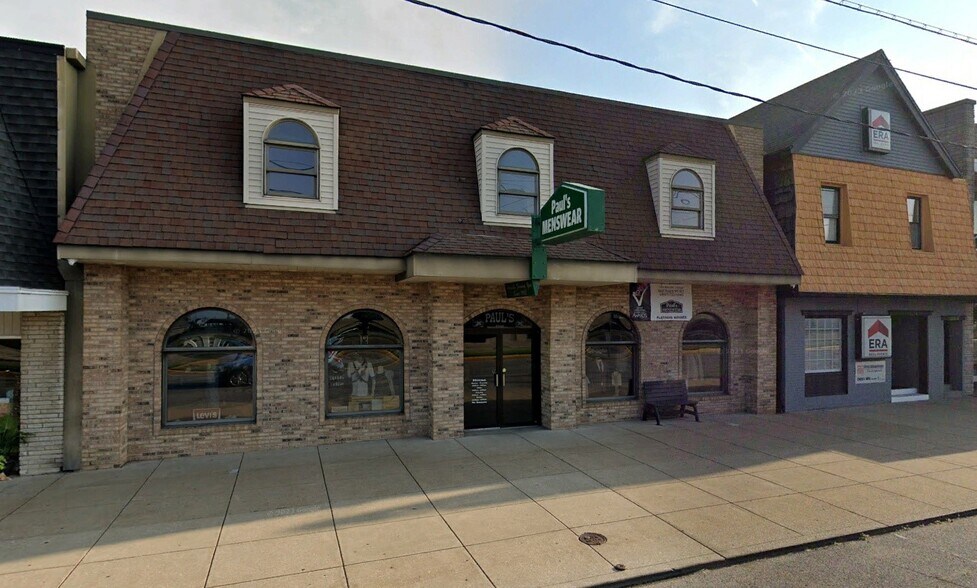 Primary Photo Of 2225 W Franklin St, Evansville Storefront For Sale