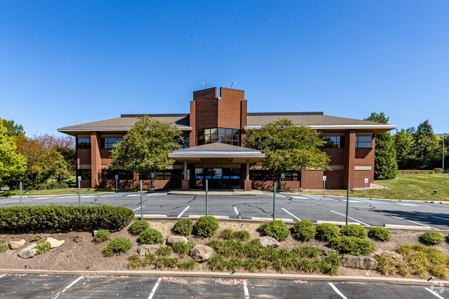 More Photos Of 1605 Coraopolis Heights Rd, Moon Township Office For Lease