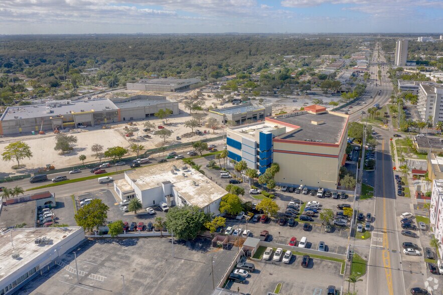 More Photos Of 909 NE 163rd St, North Miami Beach Medical For Sale
