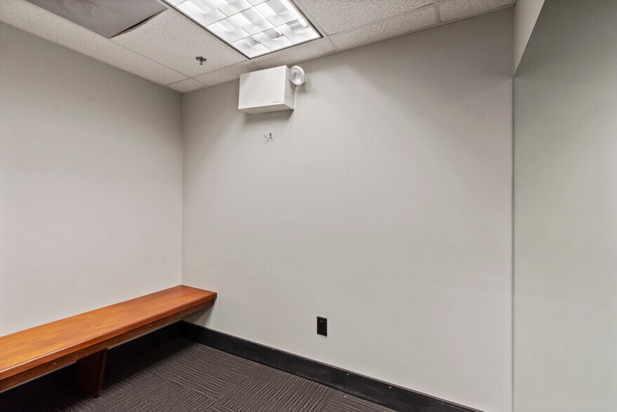 More Photos Of 615 Main St, Hyannis General Retail For Sale