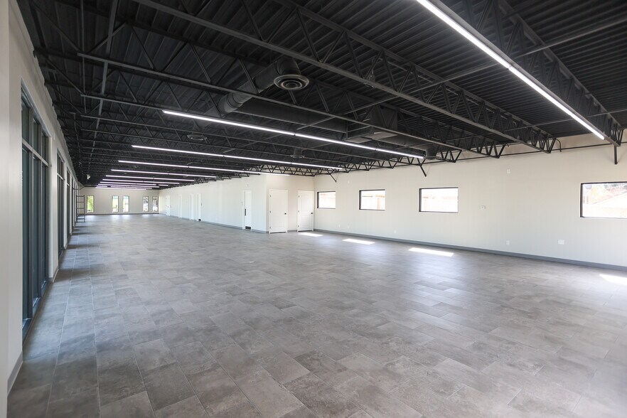 More Photos Of 2121 Timber Lane St, Conroe Storefront Retail Office For Sale