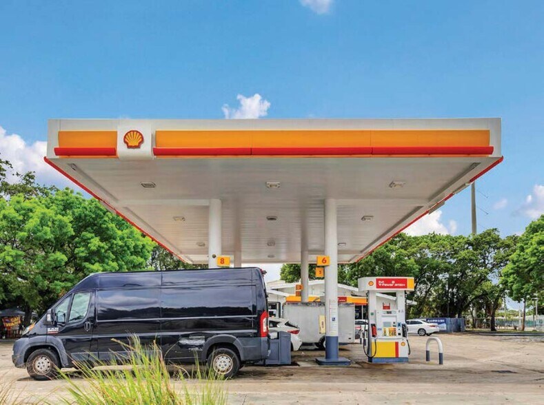 More Photos Of 2090 W Oakland Park Blvd, Oakland Park Service Station For Sale