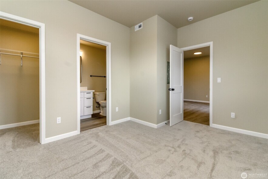 More Photos Of 3402 S C St, Tacoma Apartments For Sale