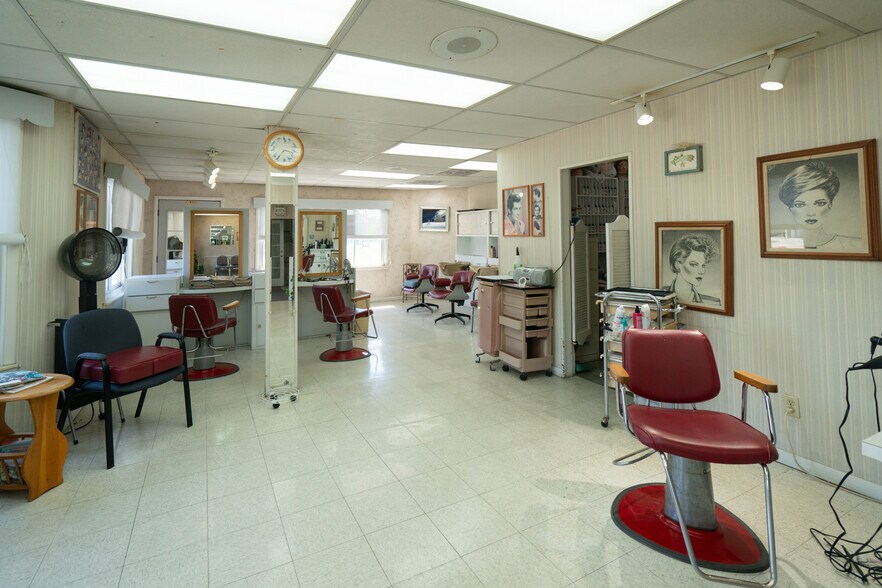 More Photos Of 1806 Pine Grove Ave, Port Huron Storefront Retail Office For Sale