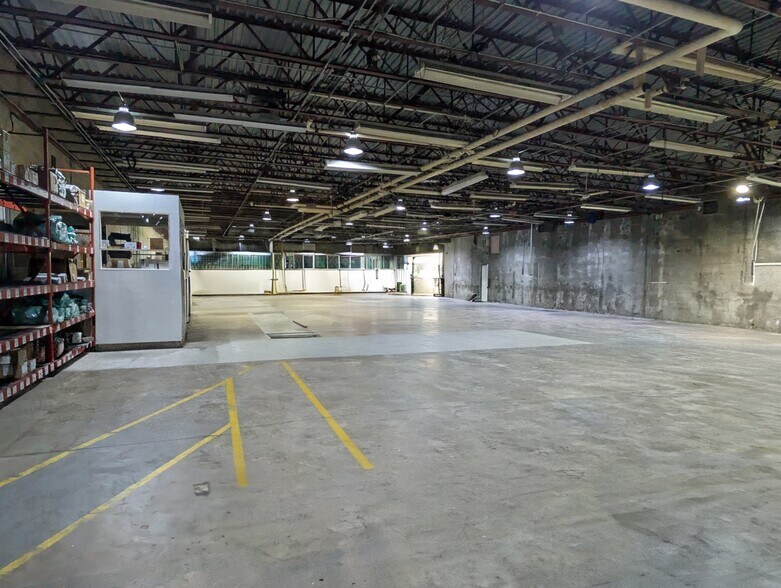 More Photos Of 40 3rd St, Walnutport Warehouse For Lease