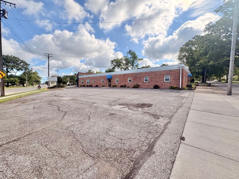 More Photos Of 4367 Rocky River Dr, Cleveland Medical For Sale
