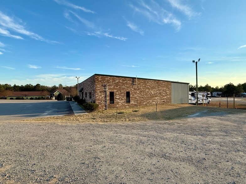 More Photos Of 142 Aqua Shed Ct, Aberdeen Flex For Lease