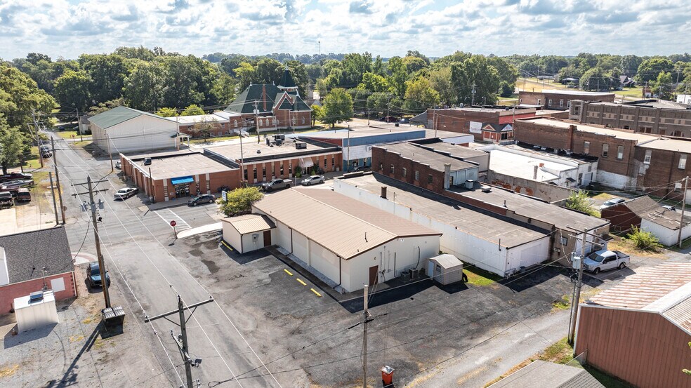 More Photos Of 219 N Main St, Marissa Specialty For Sale