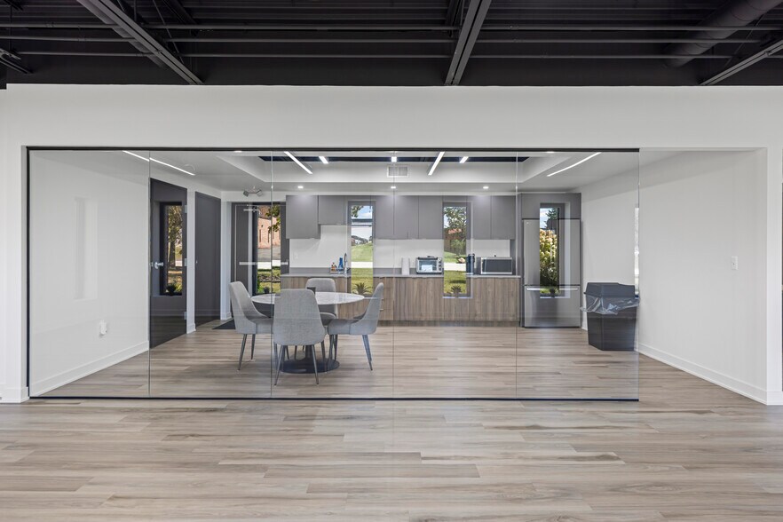 More Photos Of 23936 Industrial Park Dr, Farmington Hills Warehouse For Sale