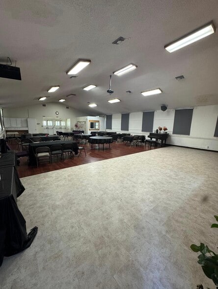 More Photos Of 1209 E Garfield Ave, Glendale Schools For Lease