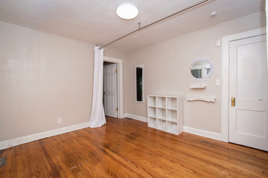 More Photos Of 5331 Charlotte St, Kansas City Apartments For Sale