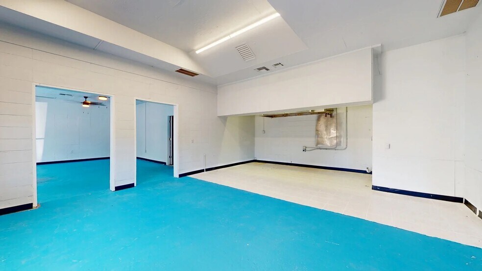 More Photos Of 3851 Harrington st, Oak Park Light Distribution For Sale