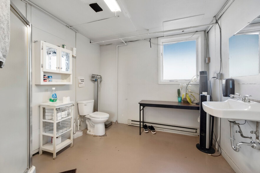 More Photos Of 1905 Brentwood Rd NE, Washington Warehouse For Lease