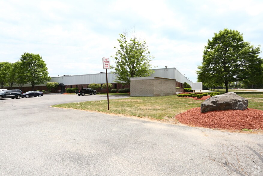 More Photos Of 40 Fordham Rd, Wilmington Warehouse For Lease