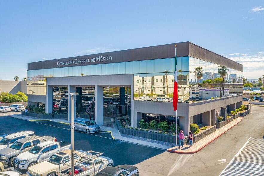 More Photos Of 320 E McDowell Rd, Phoenix Medical For Lease