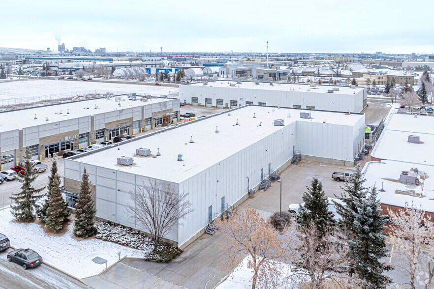 More Photos Of 11211 180 St NW, Edmonton Flex For Sale
