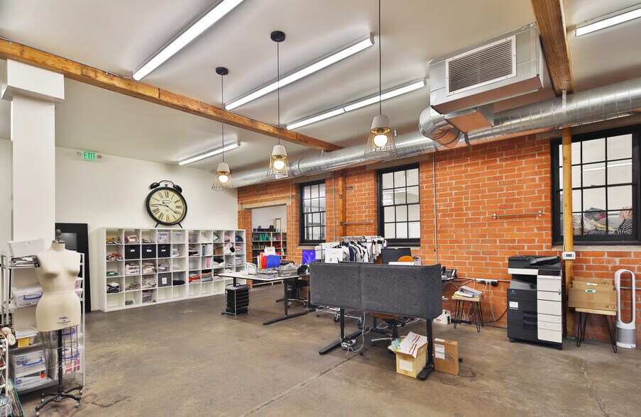 More Photos Of 2049-2053 E 38th St, Vernon Warehouse For Lease
