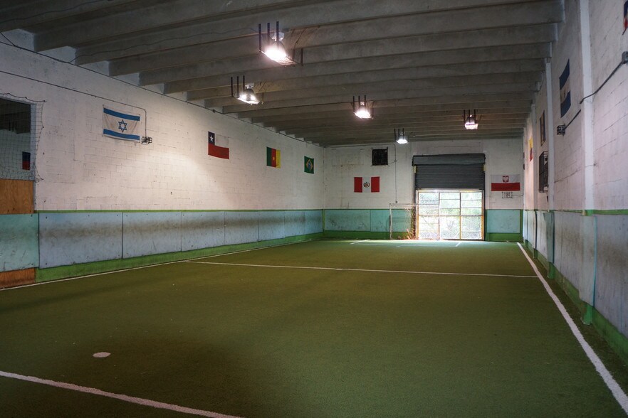 More Photos Of 17401 NW 2nd Ave, Miami Warehouse For Sale