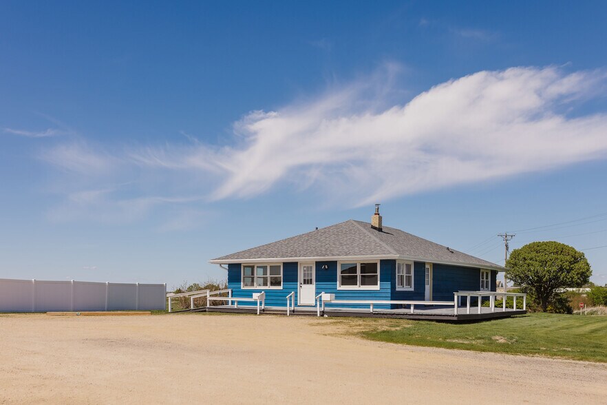 More Photos Of 674 County Road O, Mineral Point Warehouse For Sale