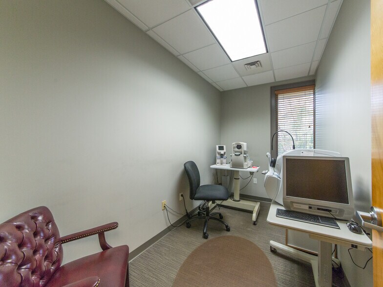 More Photos Of 900A Centrepark Dr, Asheville Medical For Sale