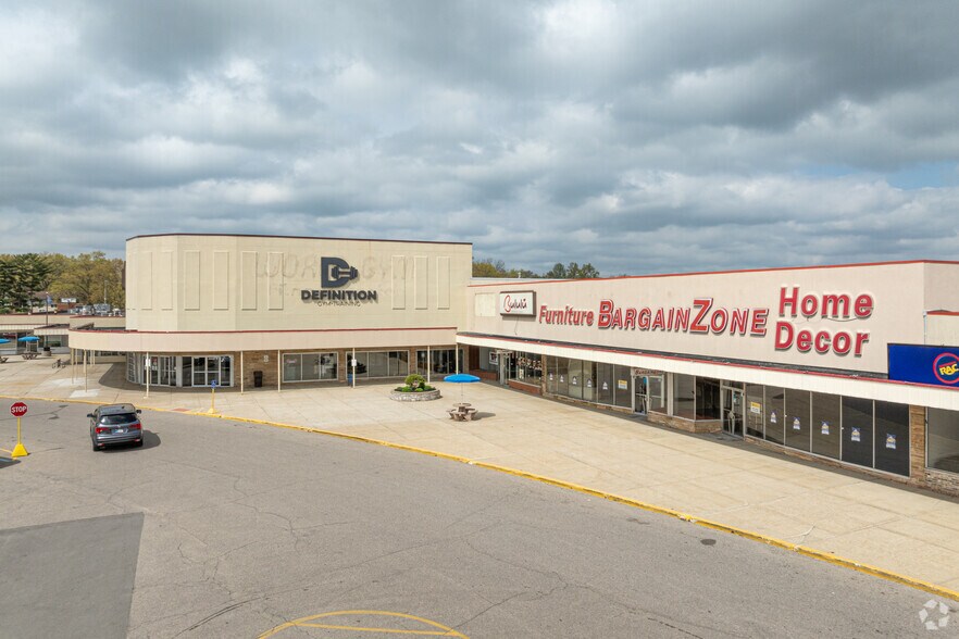 More Photos Of 822 W McKinley Ave, Mishawaka Storefront For Sale