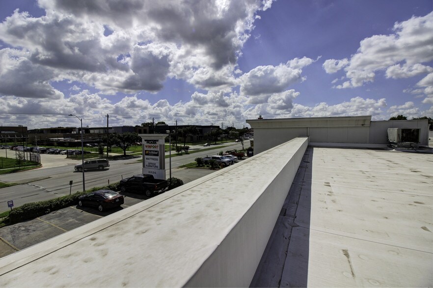 More Photos Of 3226 Hillcroft St, Houston Freestanding For Sale