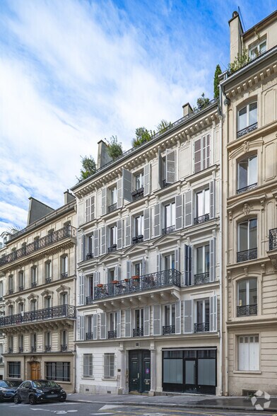 Primary Photo Of 85 Rue Taitbout, Paris Office For Sale