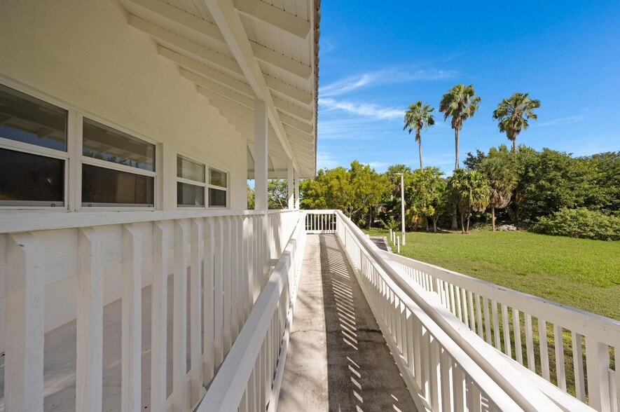 More Photos Of 19950-19980 Overseas Hwy, Sugarloaf Key Office For Sale