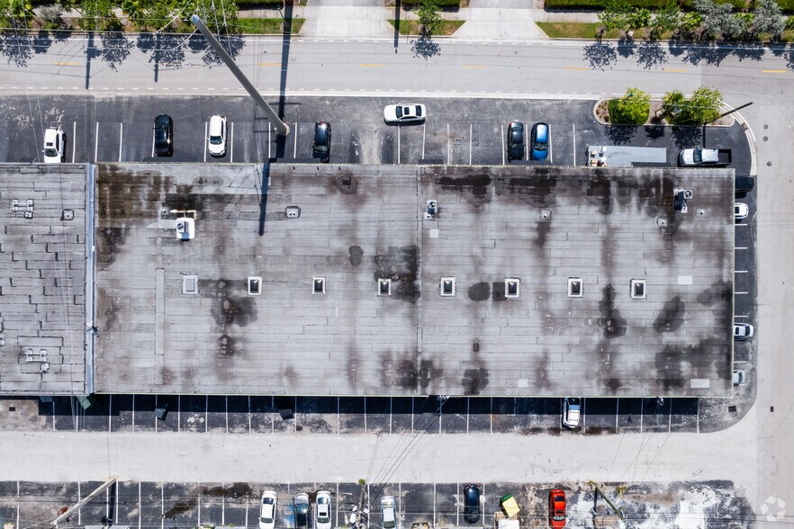 More Photos Of 3600 NE 4th Ave, Oakland Park Unknown For Lease