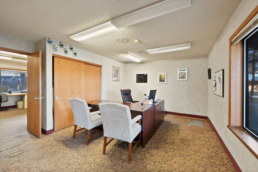 More Photos Of 3105 NE O. B. Riley Rd, Bend Hotel For Sale