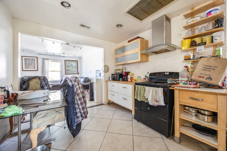 More Photos Of 150 S Monte Vista Ave, San Dimas Loft Creative Space For Sale