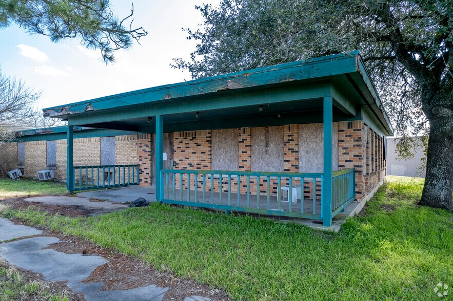 More Photos Of 1800 Cartwheel Dr, Gonzales Rehabilitation Center For Lease