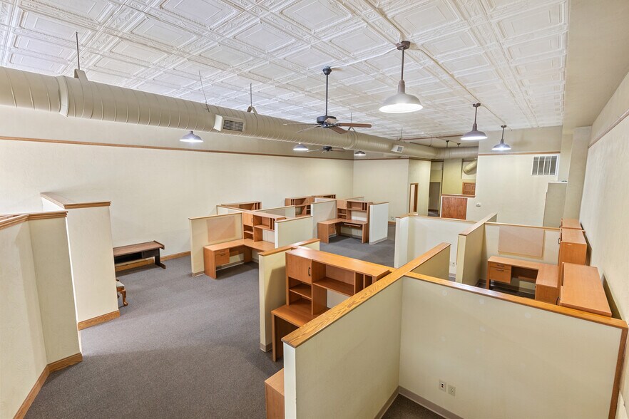 More Photos Of 111 W North Water St, New London Office For Lease