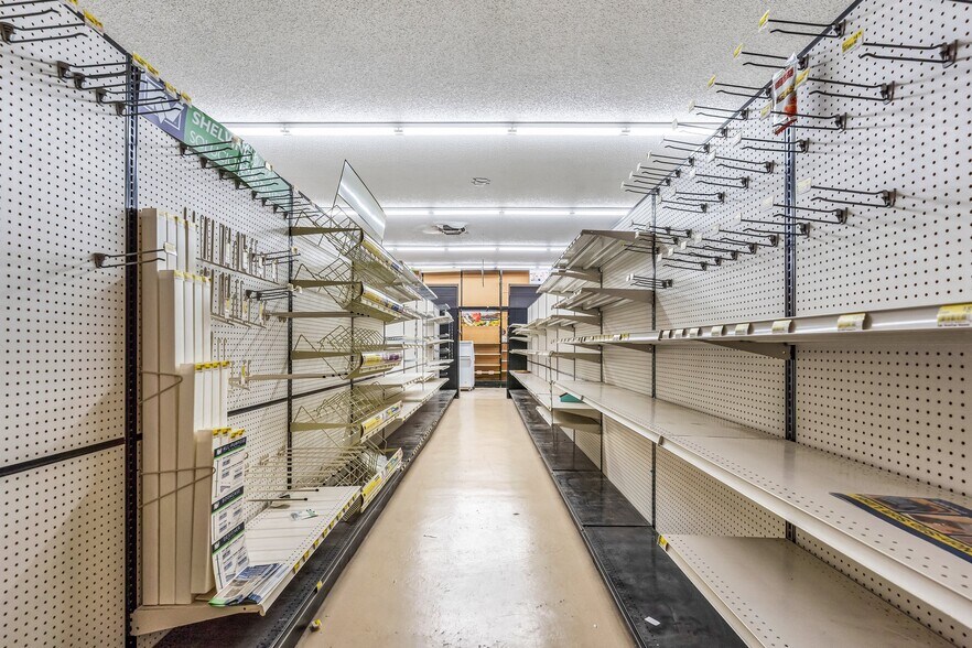 More Photos Of 1630 E Main St, Canon City General Retail For Sale