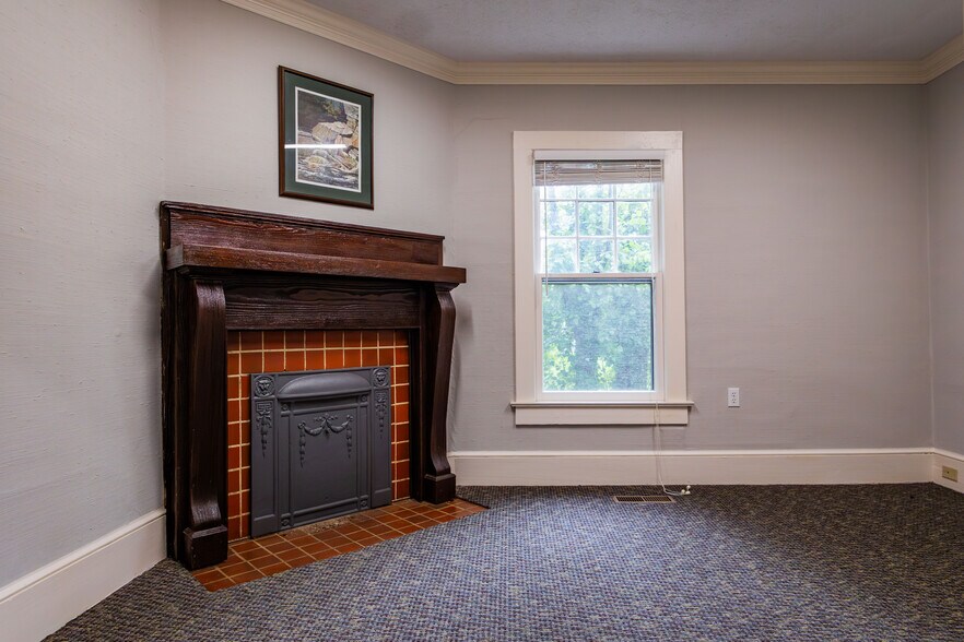 More Photos Of 3562 Spangenberg Ave, Clemmons Office For Lease