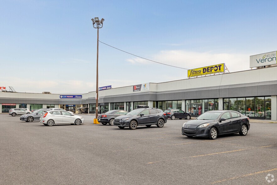 Primary Photo Of 588-670 Rue Jean-Neveu, Longueuil Storefront For Lease