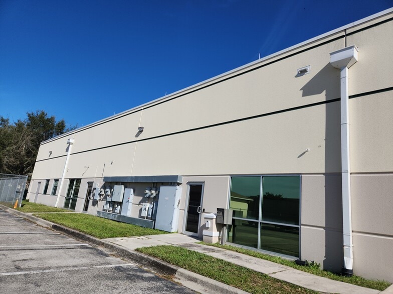 More Photos Of 1806 33rd St, Orlando Flex For Sale