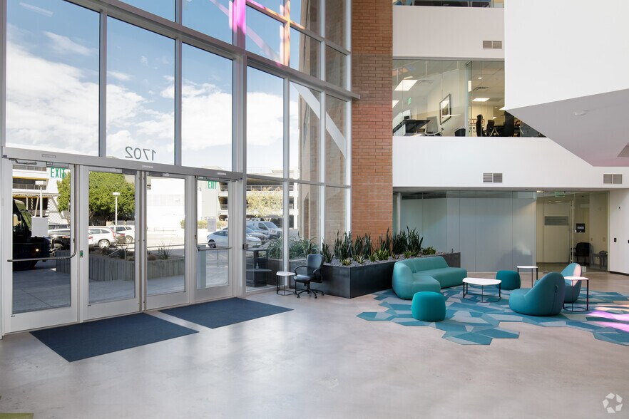 More Photos Of 1702 E Highland Ave, Phoenix Office For Sale